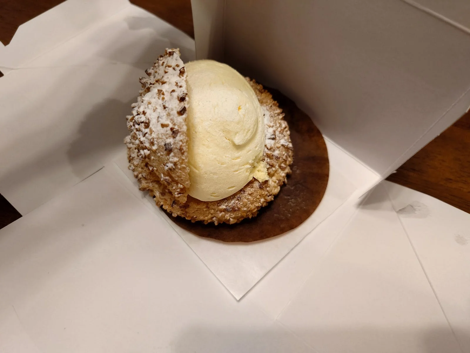 メゾンカイザー大丸東京店 · 10